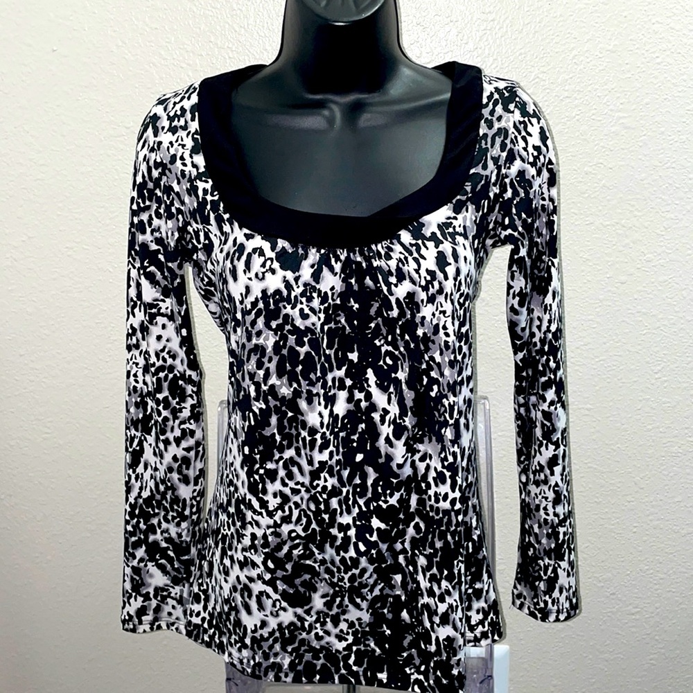 Avital long sleeves small shirt